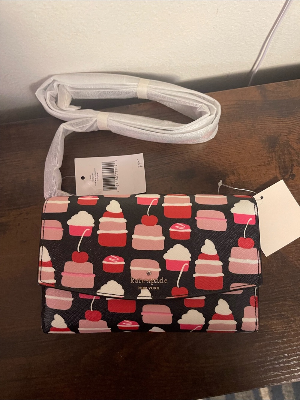 kate spade Limited Edition Cupcake wallet on chain